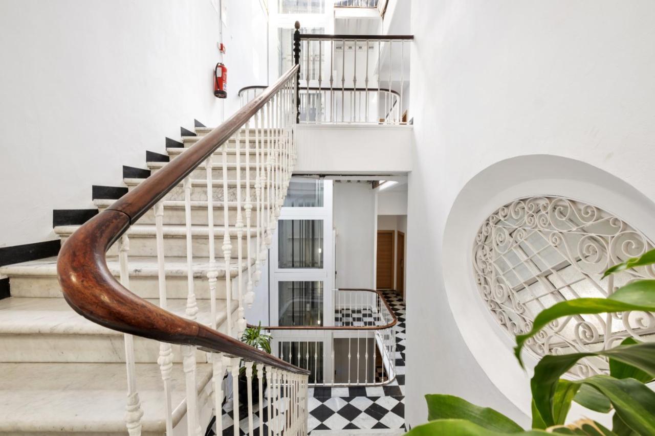 Malaga City Suites Экстерьер фото