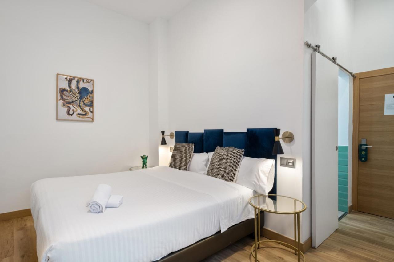 Malaga City Suites Экстерьер фото