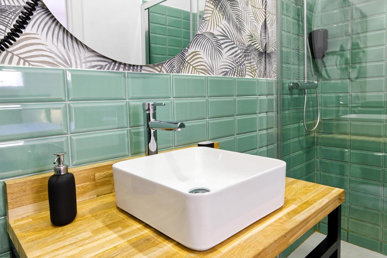 Malaga City Suites Экстерьер фото