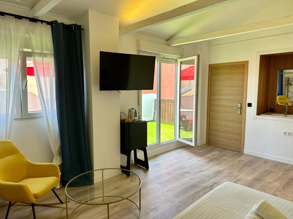Malaga City Suites Экстерьер фото
