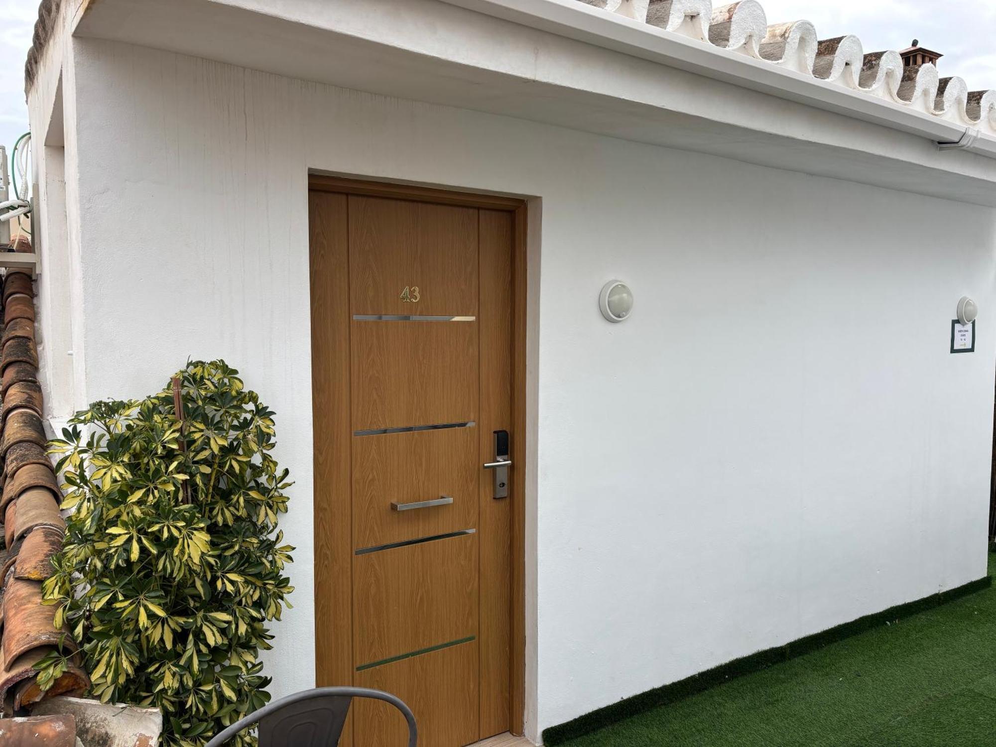 Malaga City Suites Экстерьер фото