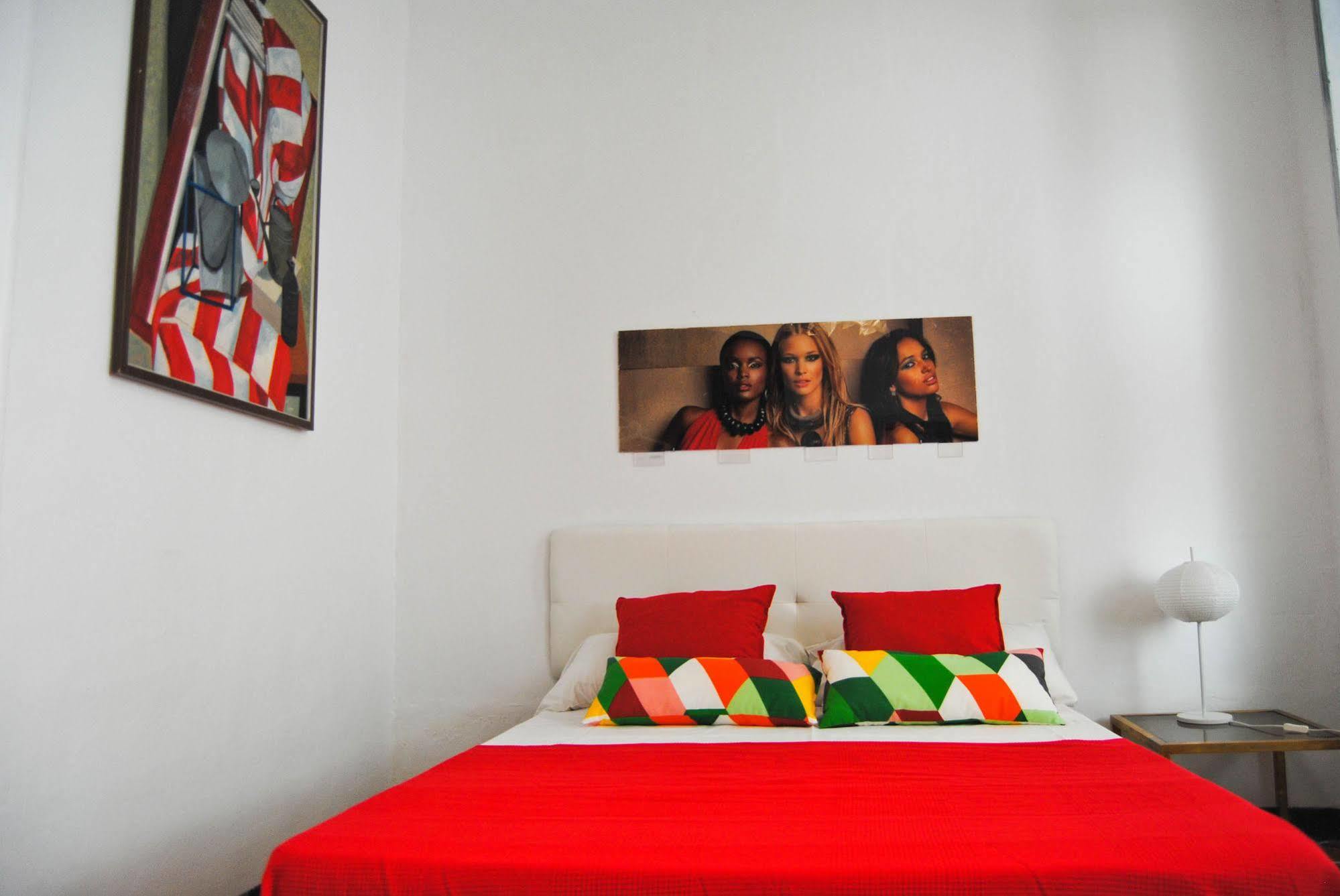 Malaga City Suites Экстерьер фото